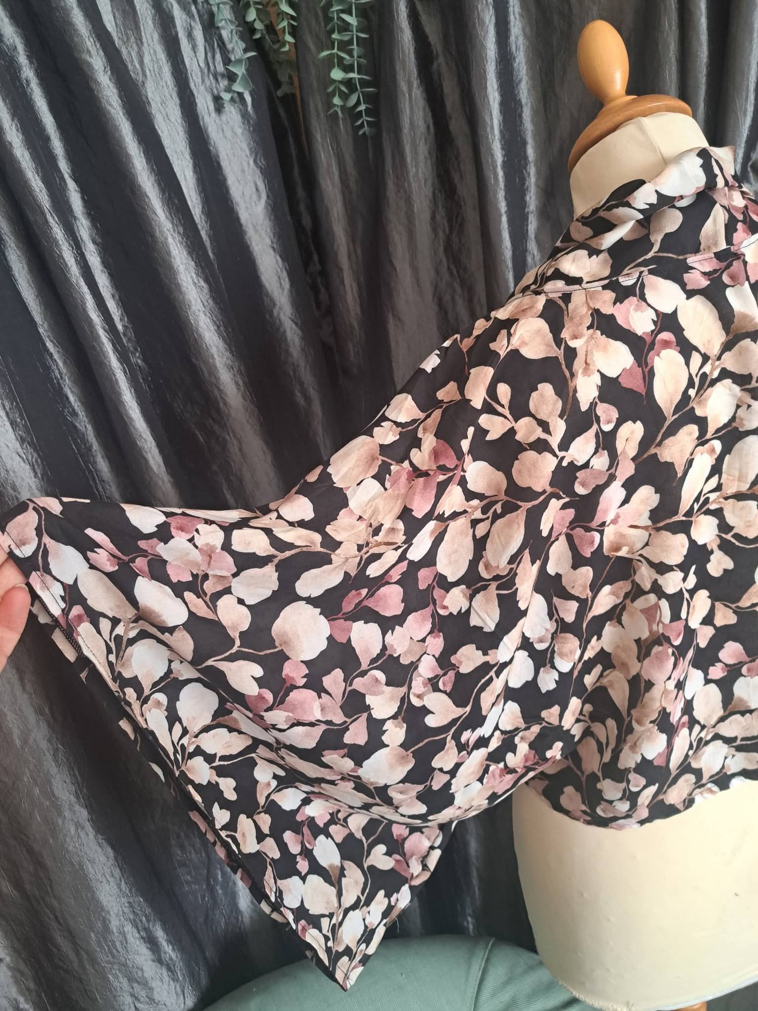 Mini-Kimono - Taille Unique - Fleurs de cerisier – Image 5