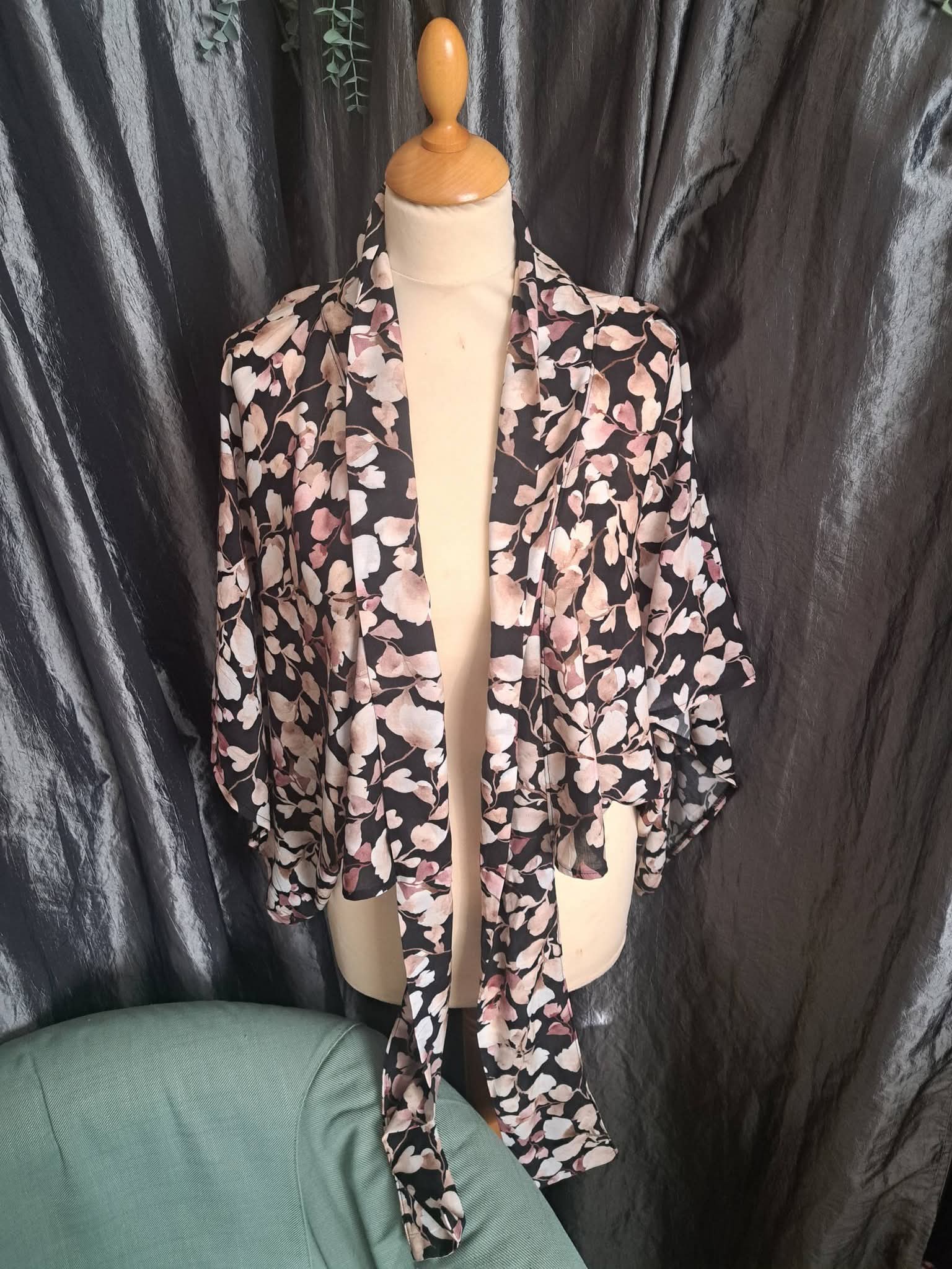 Mini-Kimono - Taille Unique - Fleurs de cerisier – Image 4